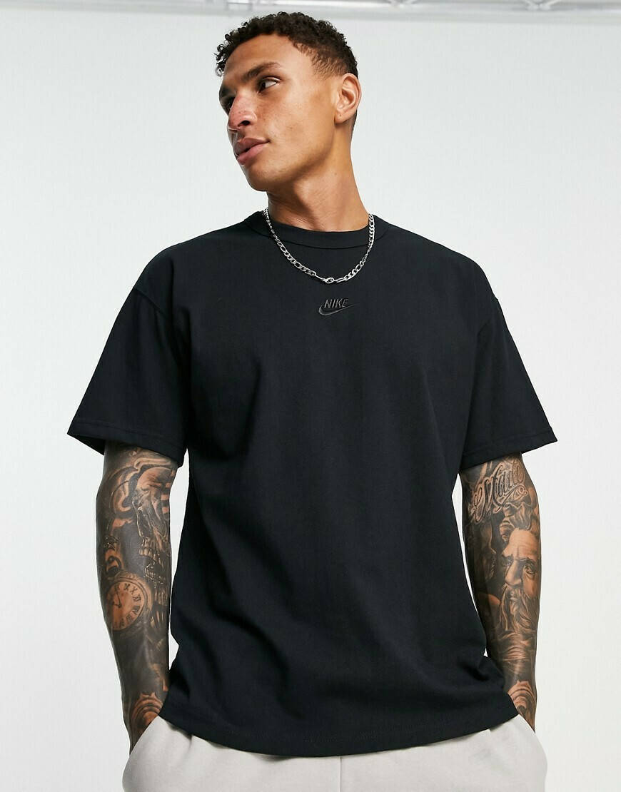 

Футболка Nike Premium Essentials (DO7392-010) L