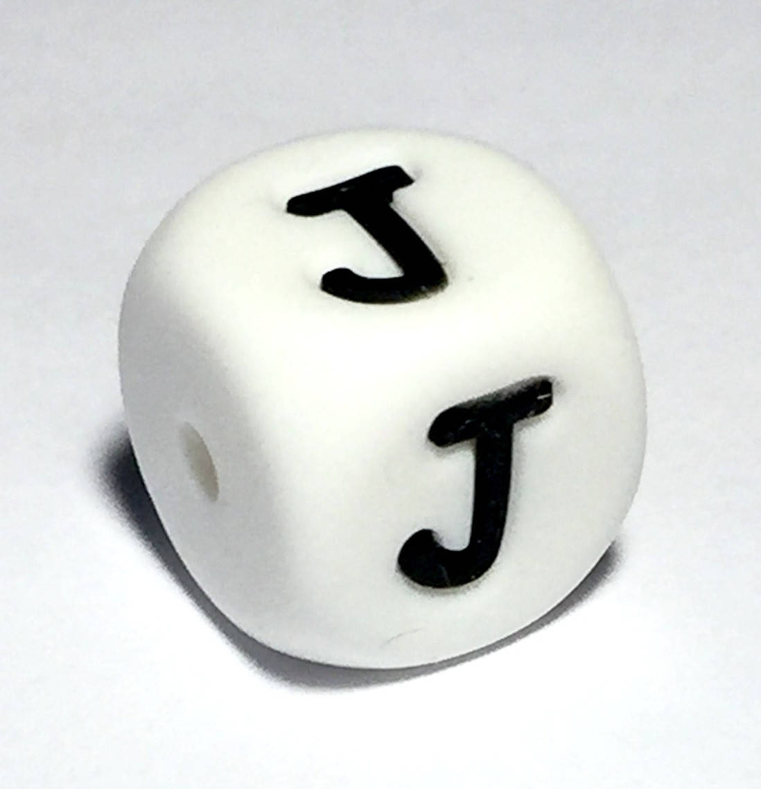 

Буква - J (силиконовые бусины), Белый