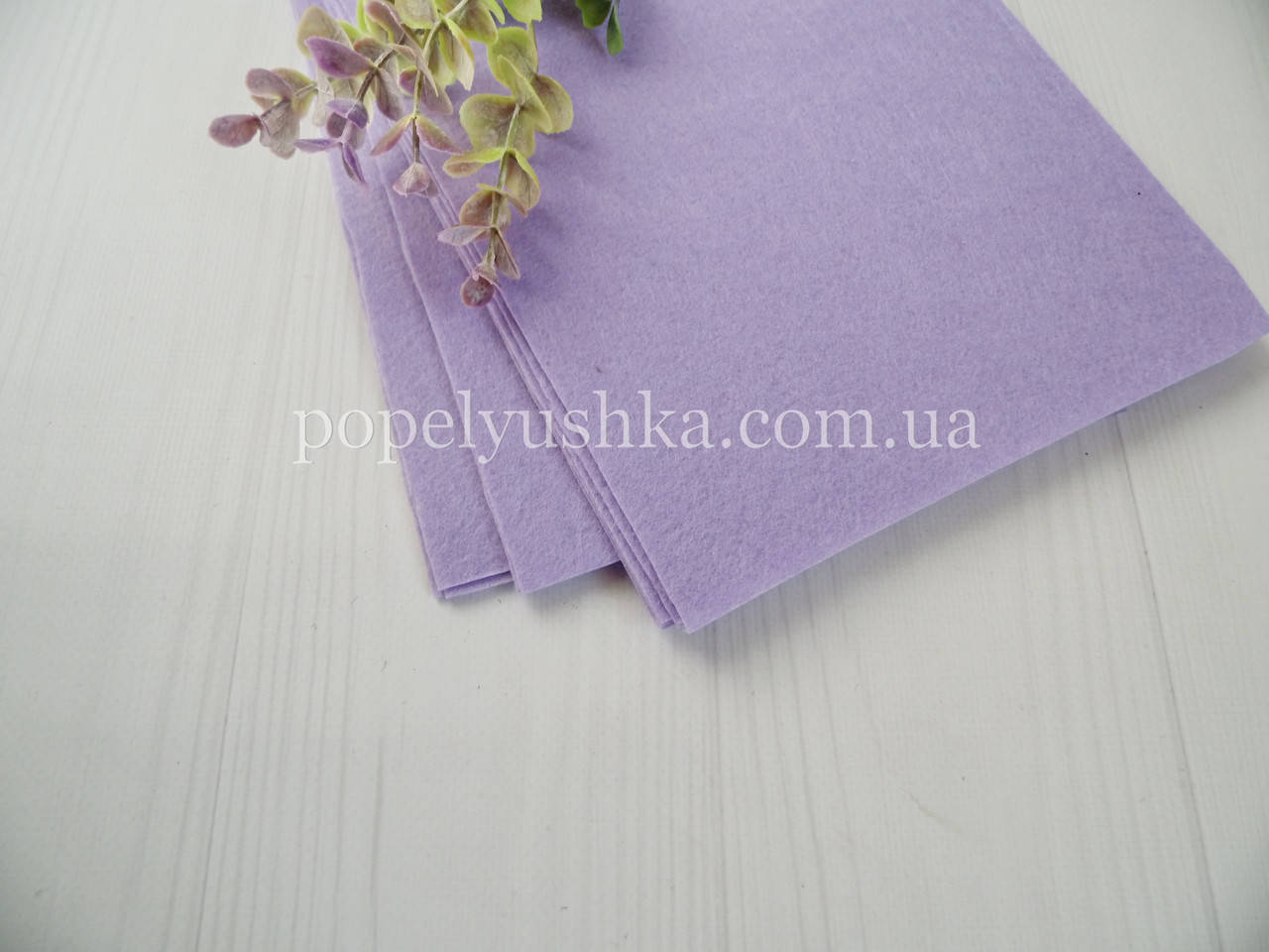 

Фетр 1 мм китайский 19 * 25 см сиреневый