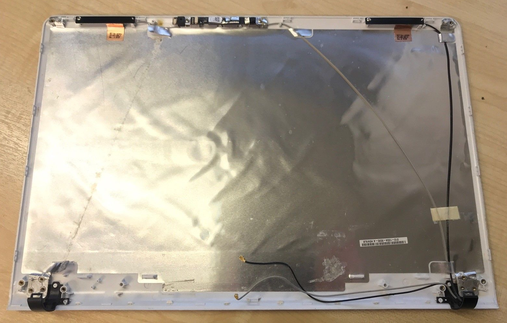 

Sony vpc-eb Корпус A (крышка матрицы) (012-100a-3030-a) бу