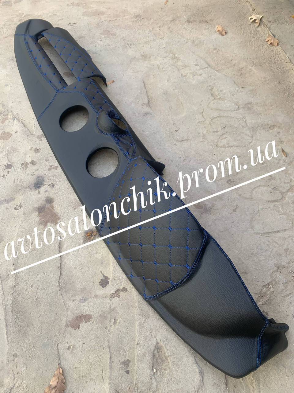

Накладка на панель ВАЗ 2103 2106 черный РОМБ с синей строчкой тюнинг салона ВАЗ 2107
