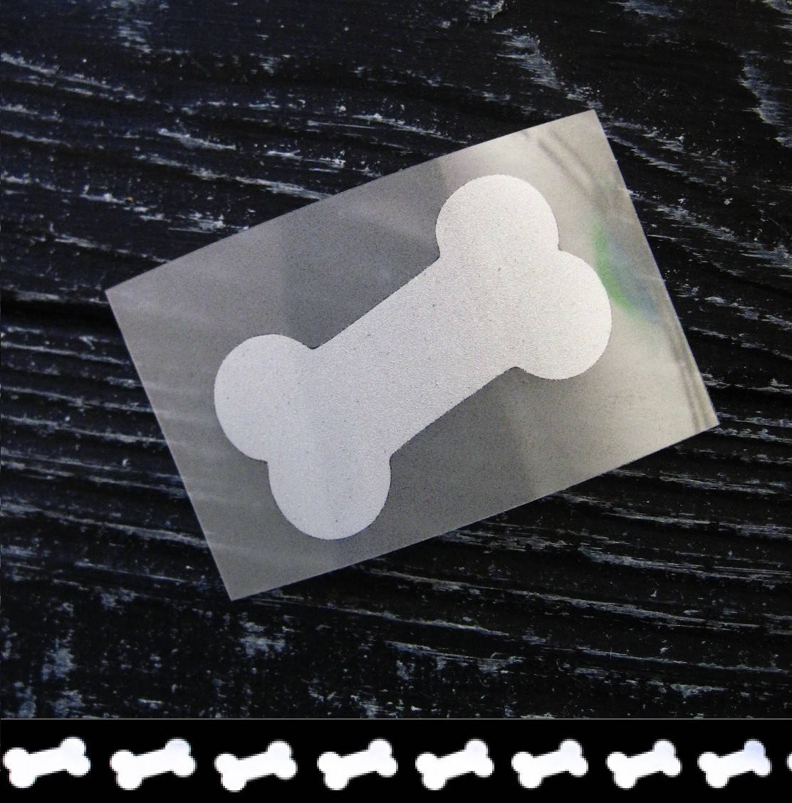 

Светоотражающая наклейка, отражатель, Косточка 3,5х1,8 см, Белый