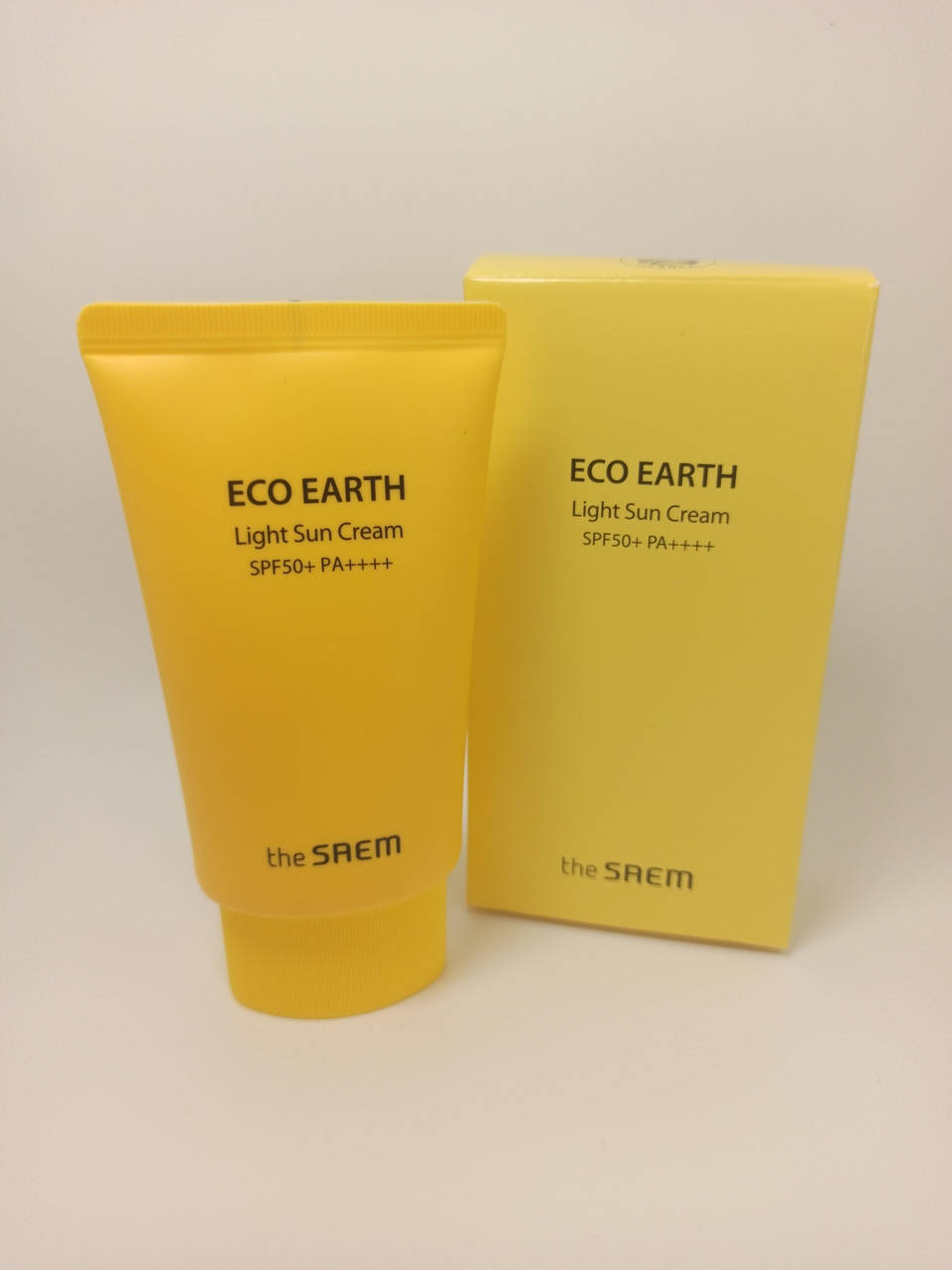 

THE SAEM ECO EARTH LIGHT SUN CREAM SPF50+ PA+++ Легкий солнцезащитный крем, 50г.