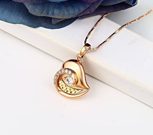 

Кулон Сердце с резьбой и цирконием, позолота, 18К