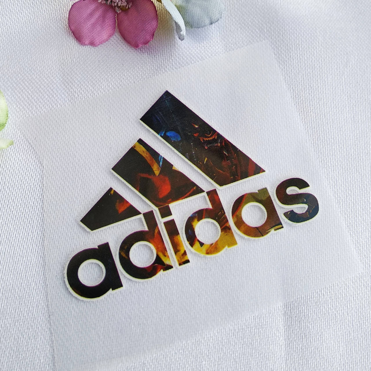 

Термотрансфер логотипом ADIDAS
