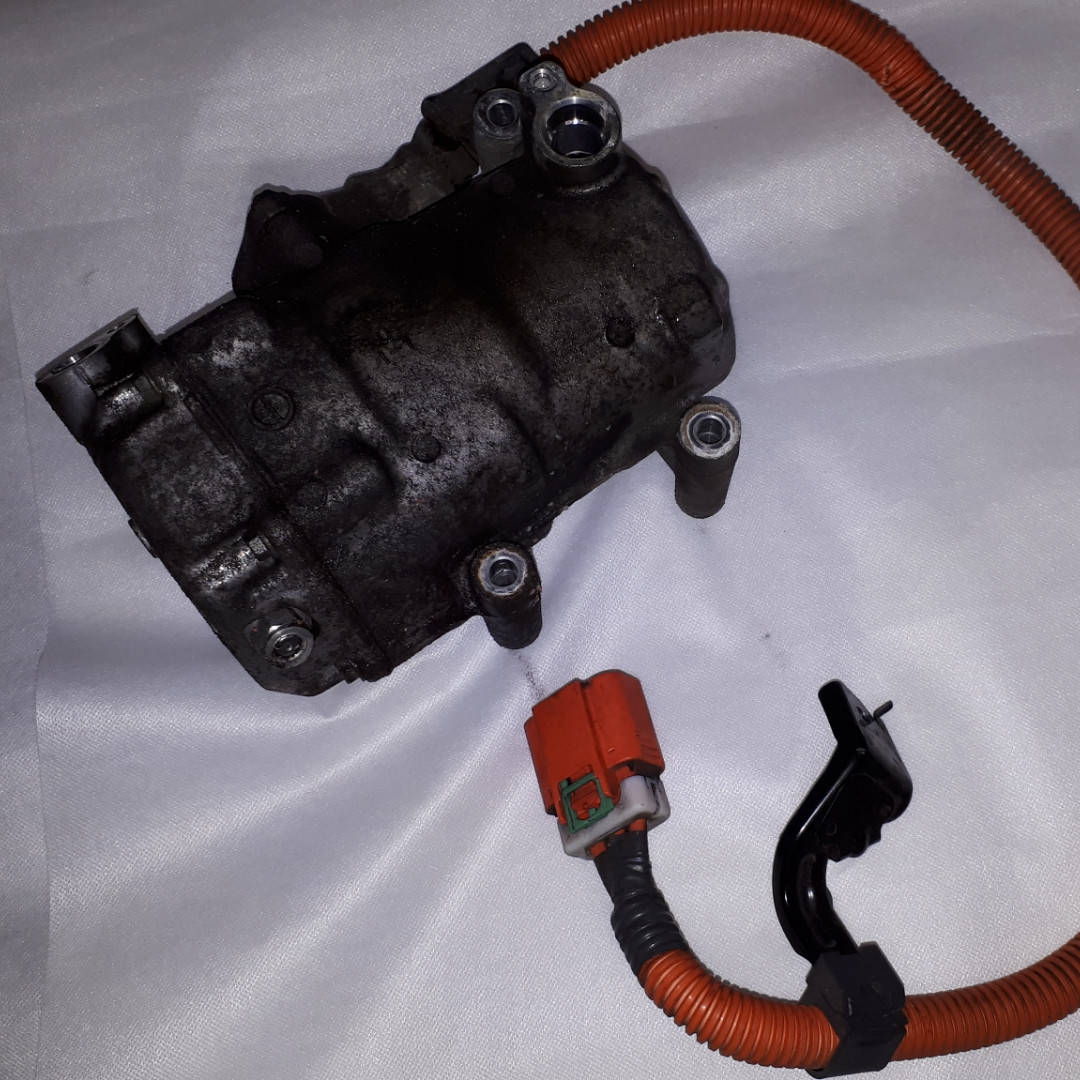 

Компрессор кондиционера Toyota Prius 2004-2009