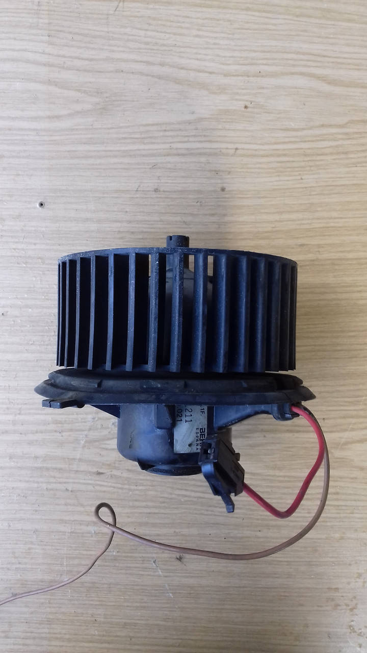 

Моторчик печки Volkswagen Polo 6 N , Seat BEHER 21.071.551.1F