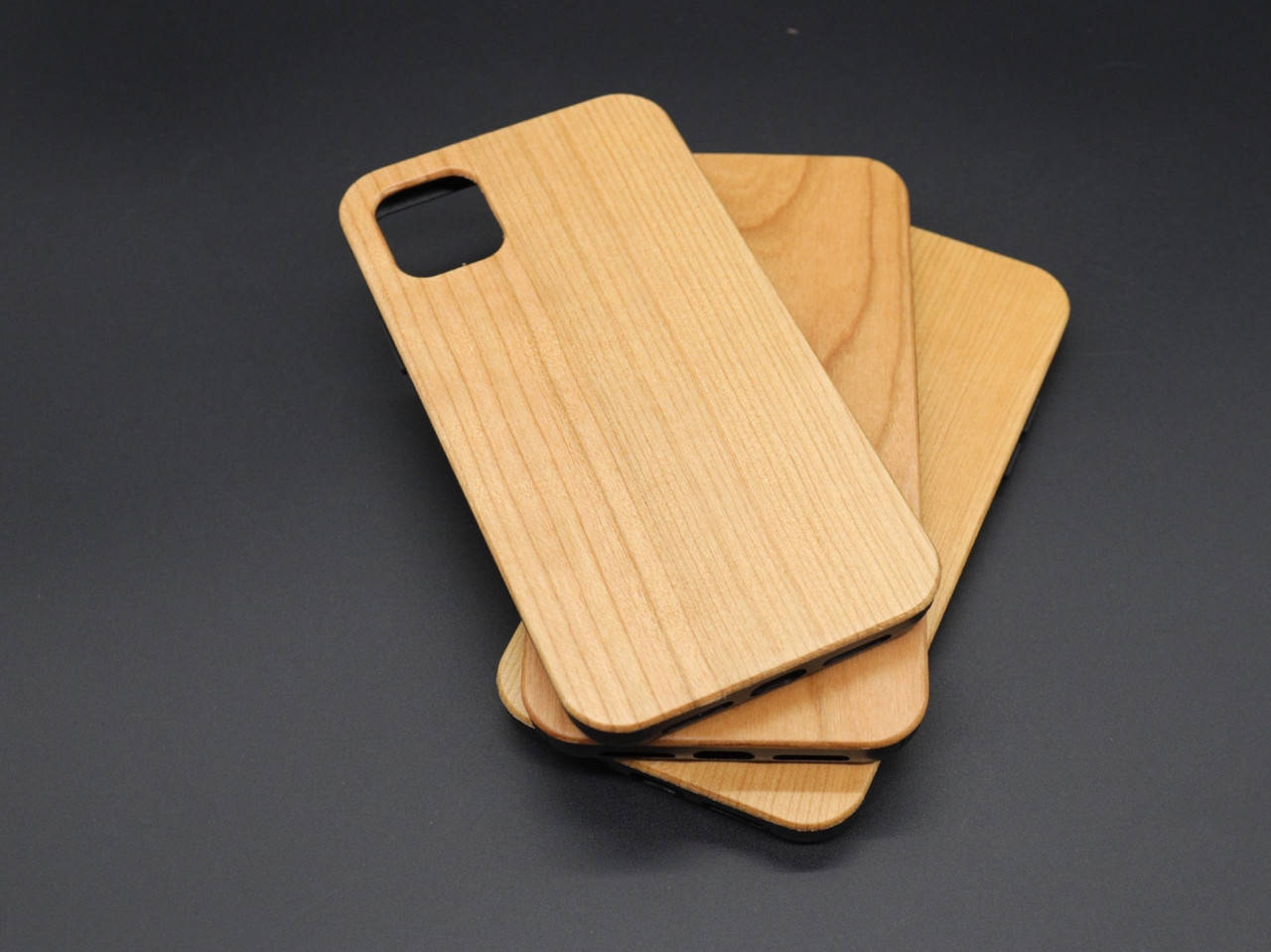 

Деревянный чехол для гравировки. IPHONE 11. Цвет "золотой дуб".