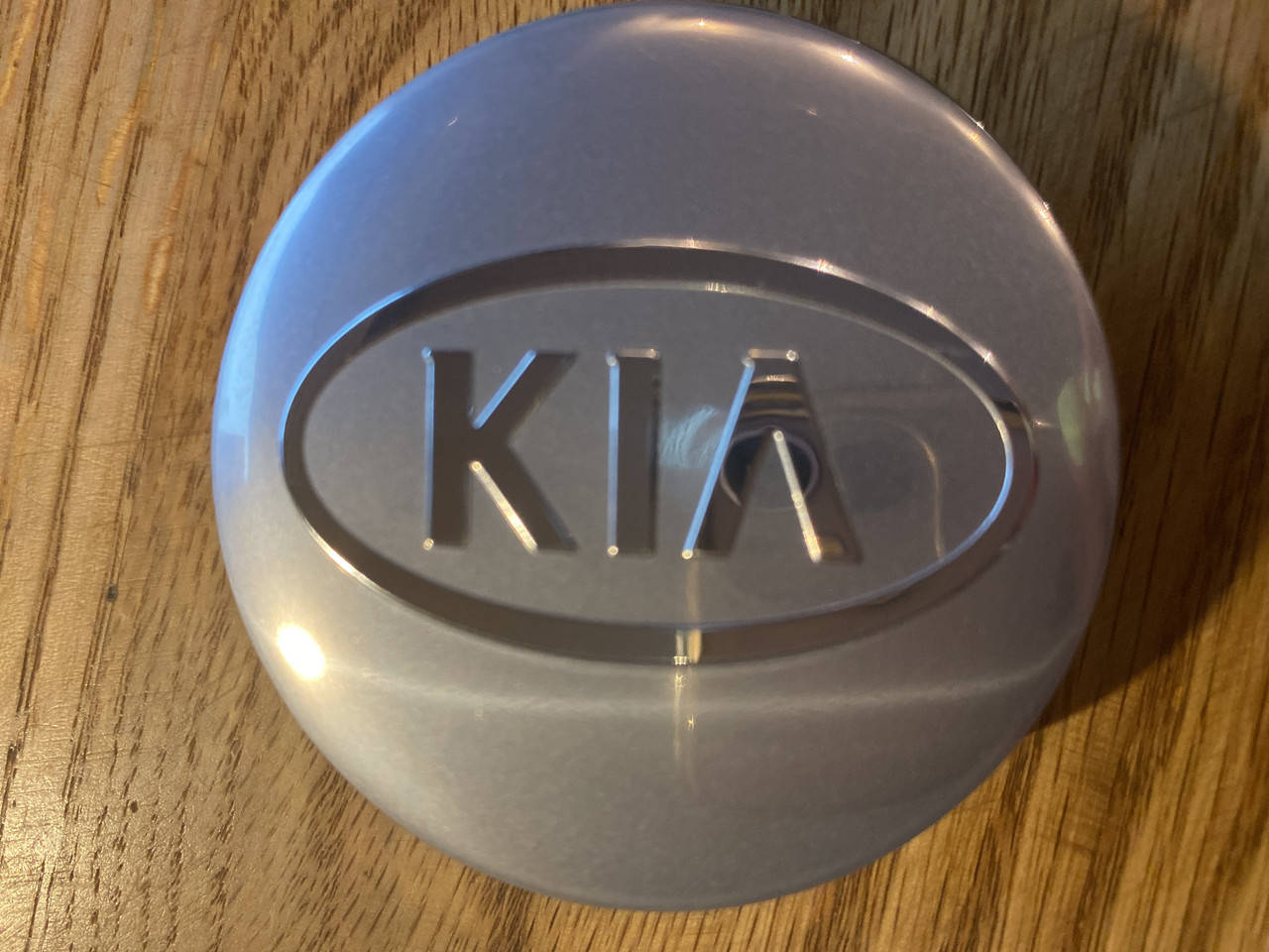 

Колпачки KIA 56мм 52мм серые с хром логотипом
