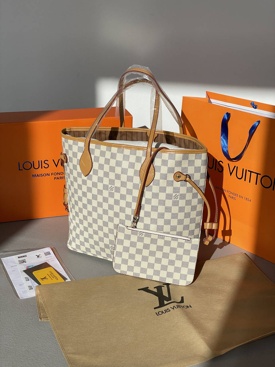

Сумка женская Louis Vuitton Neverfull, Кремовый