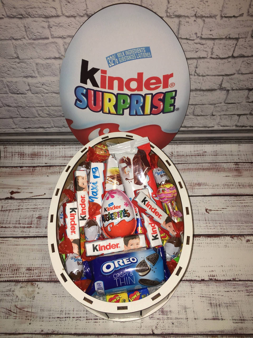 

Подарочный сладкий набор бокс в деревянной коробке киндер