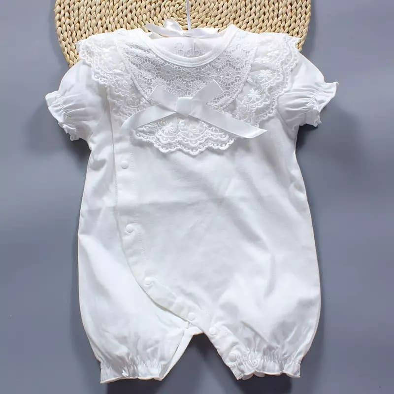 

Бодик белый для девочки + слюнявчик в подарок