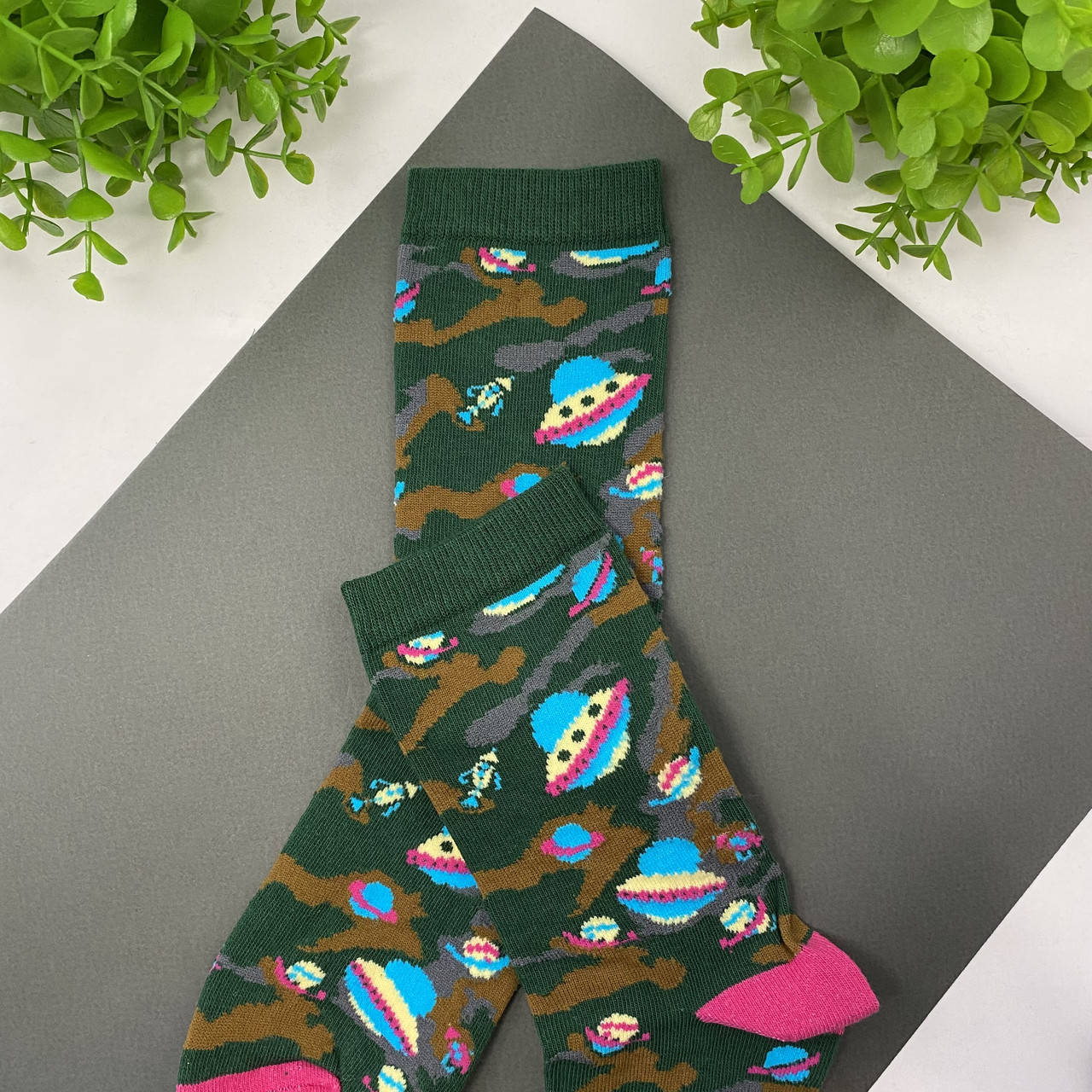 

Носки с принтом "Космос тарелки" камуфляж, Зелёный