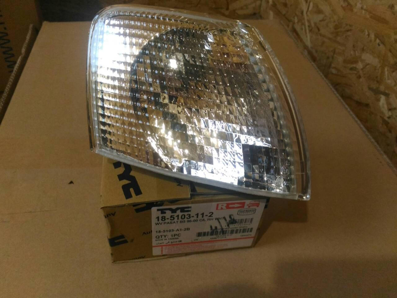 

Указатель поворота правый Vw Passat B5 97-00г, TYC 185103112