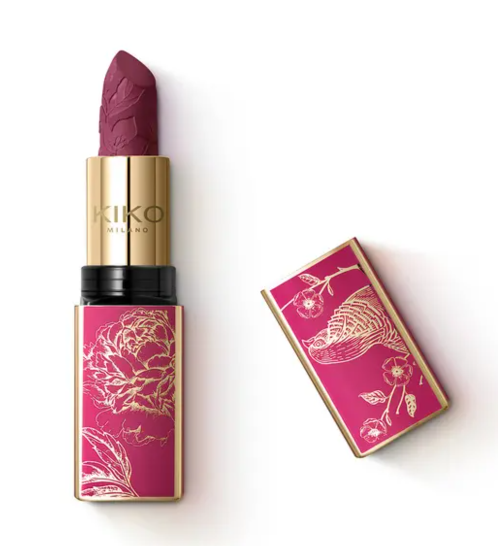 

Матовая помада Charming Escape Luxurious Matte Lipstick (06 Refined Wine)