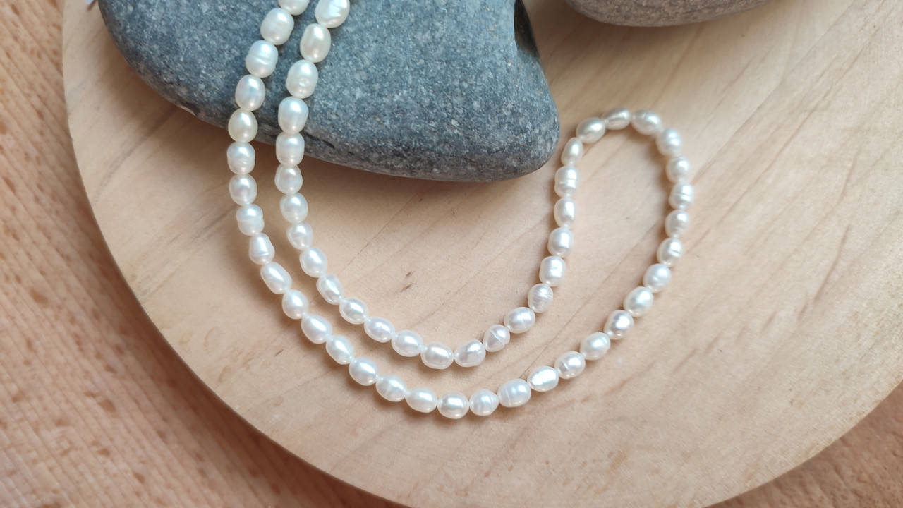 

Жемчуг натуральный 5*4мм (бусины на нити)