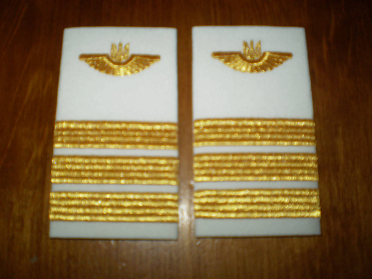 

Погоны на рубашку белые 3 полосы