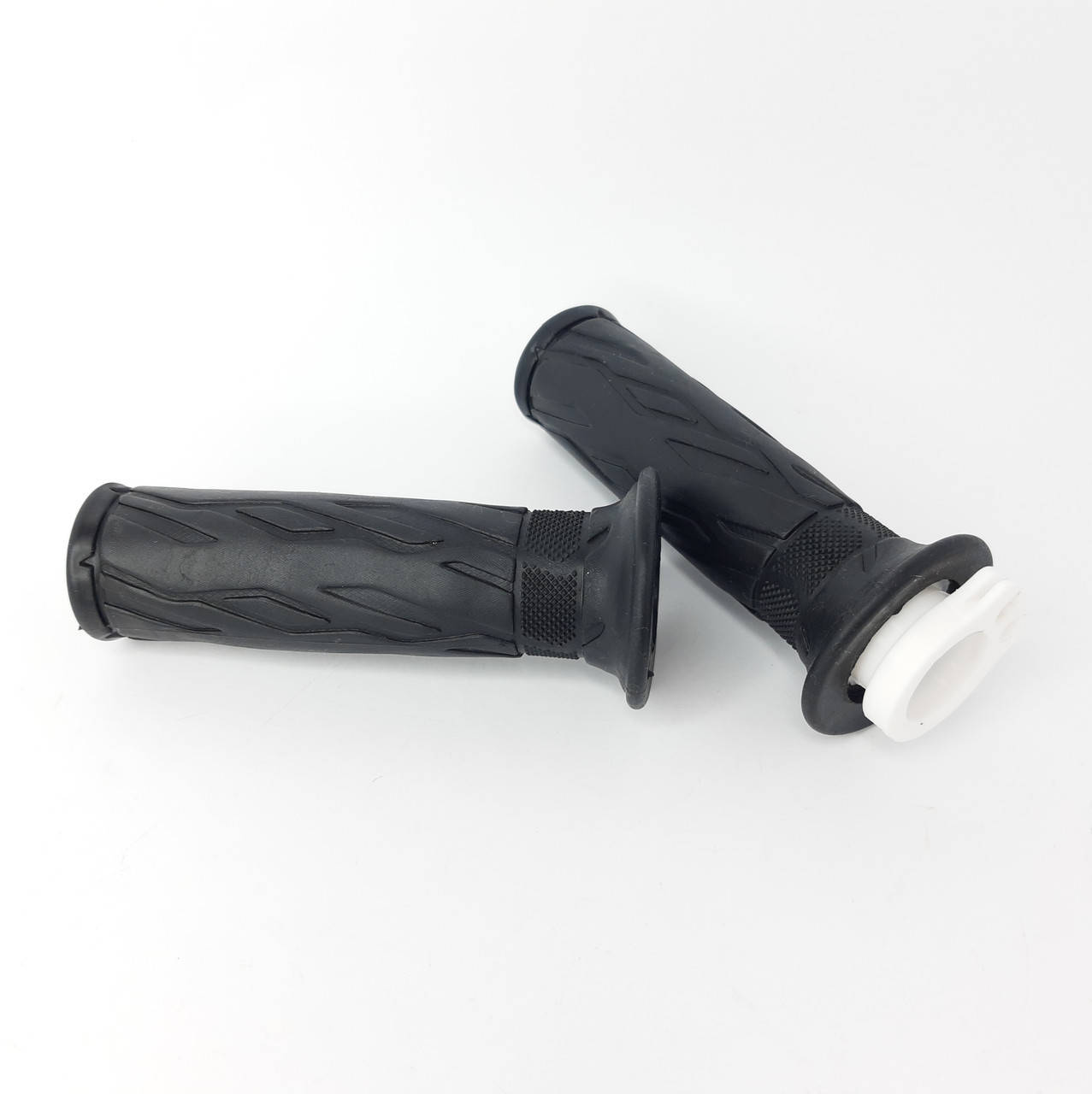 

Грипсы ручки на мотоцикл Suzuki для руля 22 мм