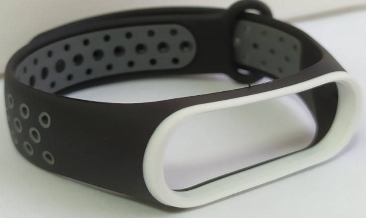 

Ремешок к браслета Xiaomi Mi Band 3/4 Sport Black / White