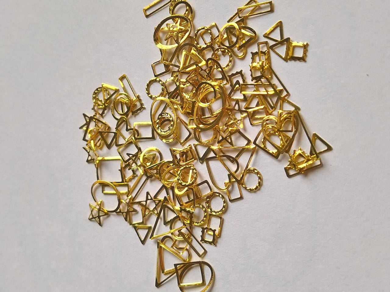 

Металлический декор для ногтей