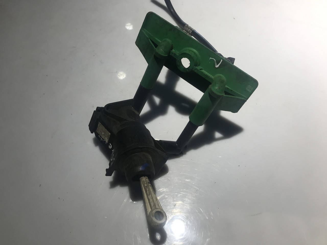 

Главный цилиндр сцепления Ford Connect 2002-2013 2T142450GE