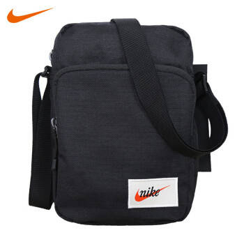 

Спортивная сумочка nike messenger Heritage smit - label