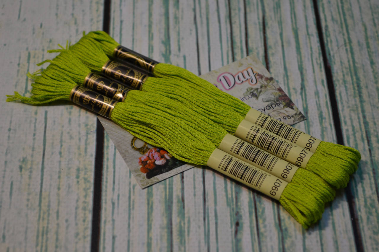 

Мулине Royal Broderie, цвет №907