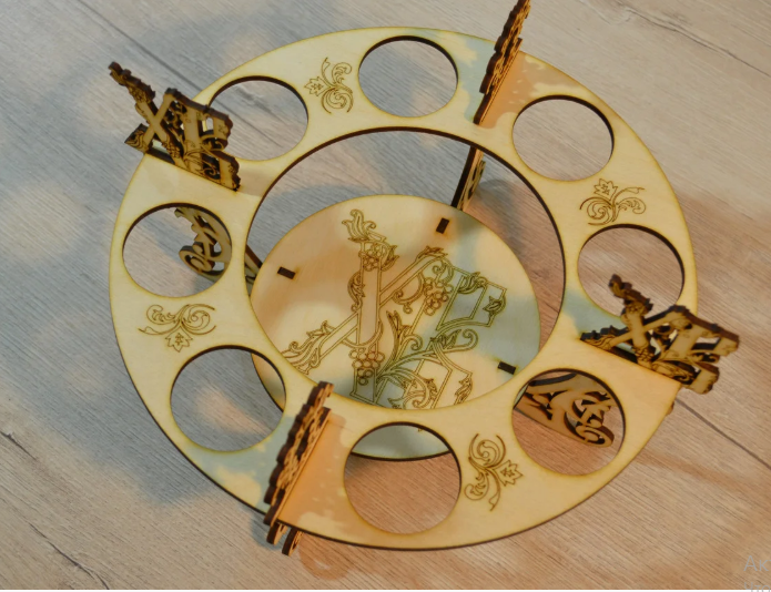 

Деревянная пасхальная подставка.