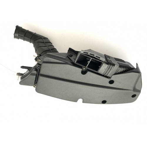 

Фильтр воздушный в сборе для скутера GY6-125-150. элемент трехугольный