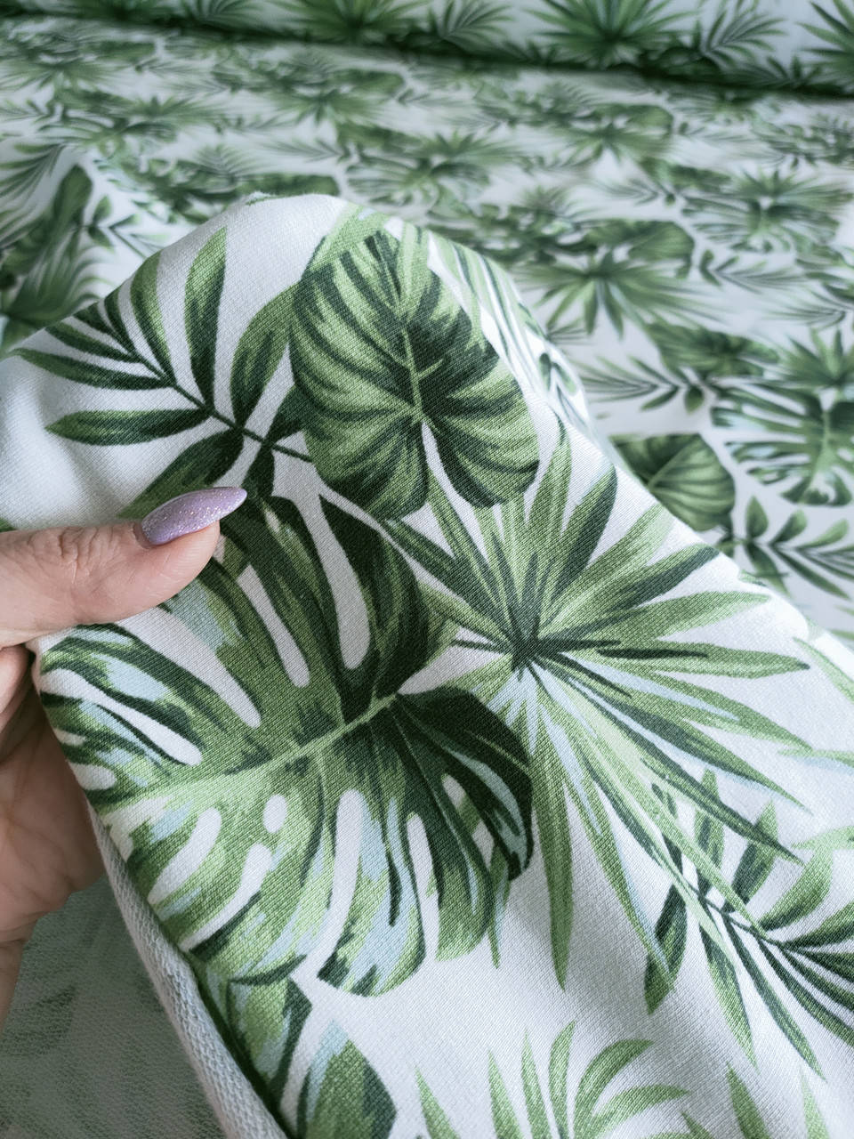 

Футер двунитка "Листья пальмы" - 185см. (диджитал).