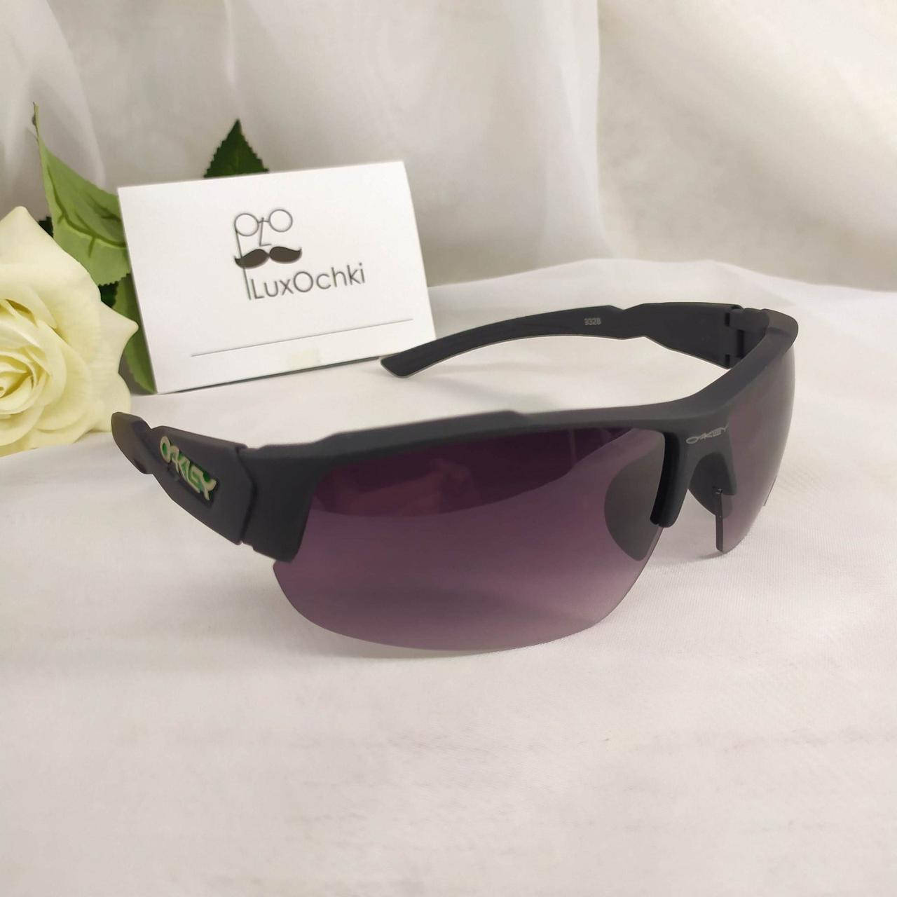 

Спортивные солнцезащитные очки oakley