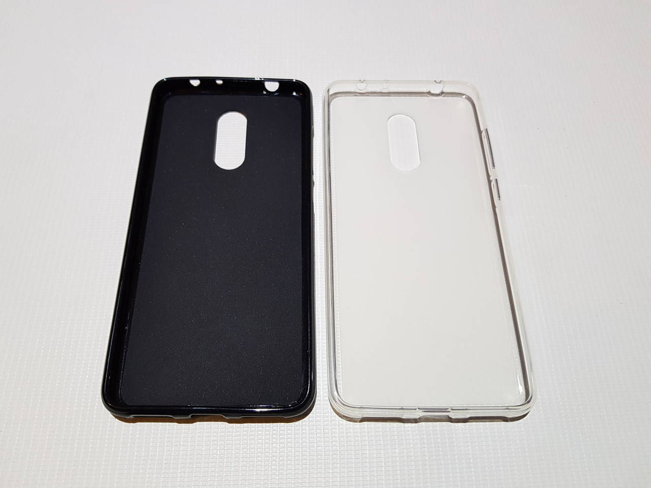 

Силиконовый чехол бампер для Xiaomi Redmi 5 белый, Разные цвета