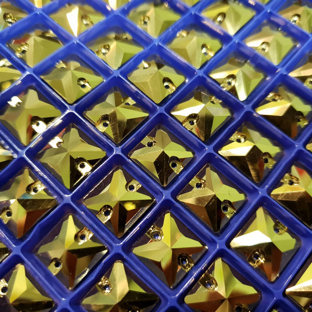 

Стразы пришивные Квадрат 12мм. Gold Эконом