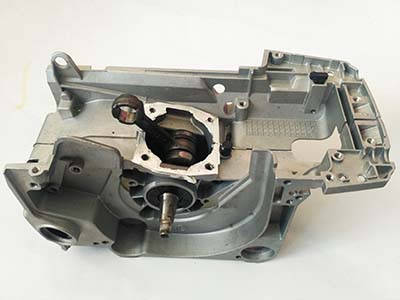 

Картер с коленвалом для китайских бензопил 45-52