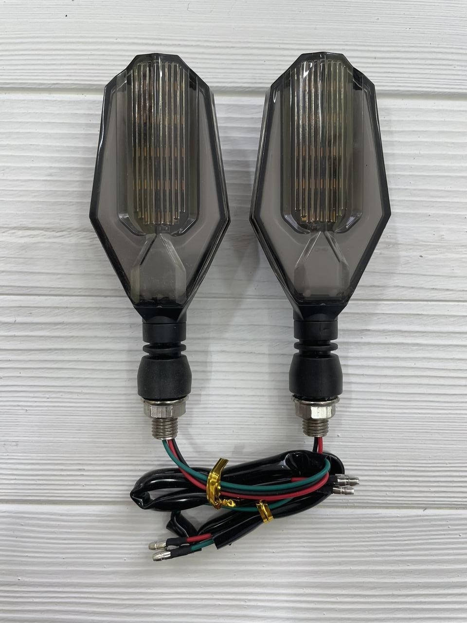

Поворот диодный на гибкой ножке + стоп сигнал/габарит LED РОМБ