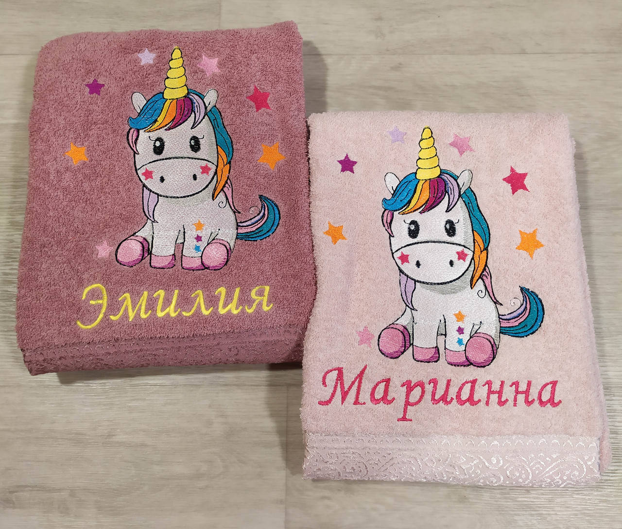 

Подарочное именное банное полотенце 140*70см "Единорожка" для девочки
