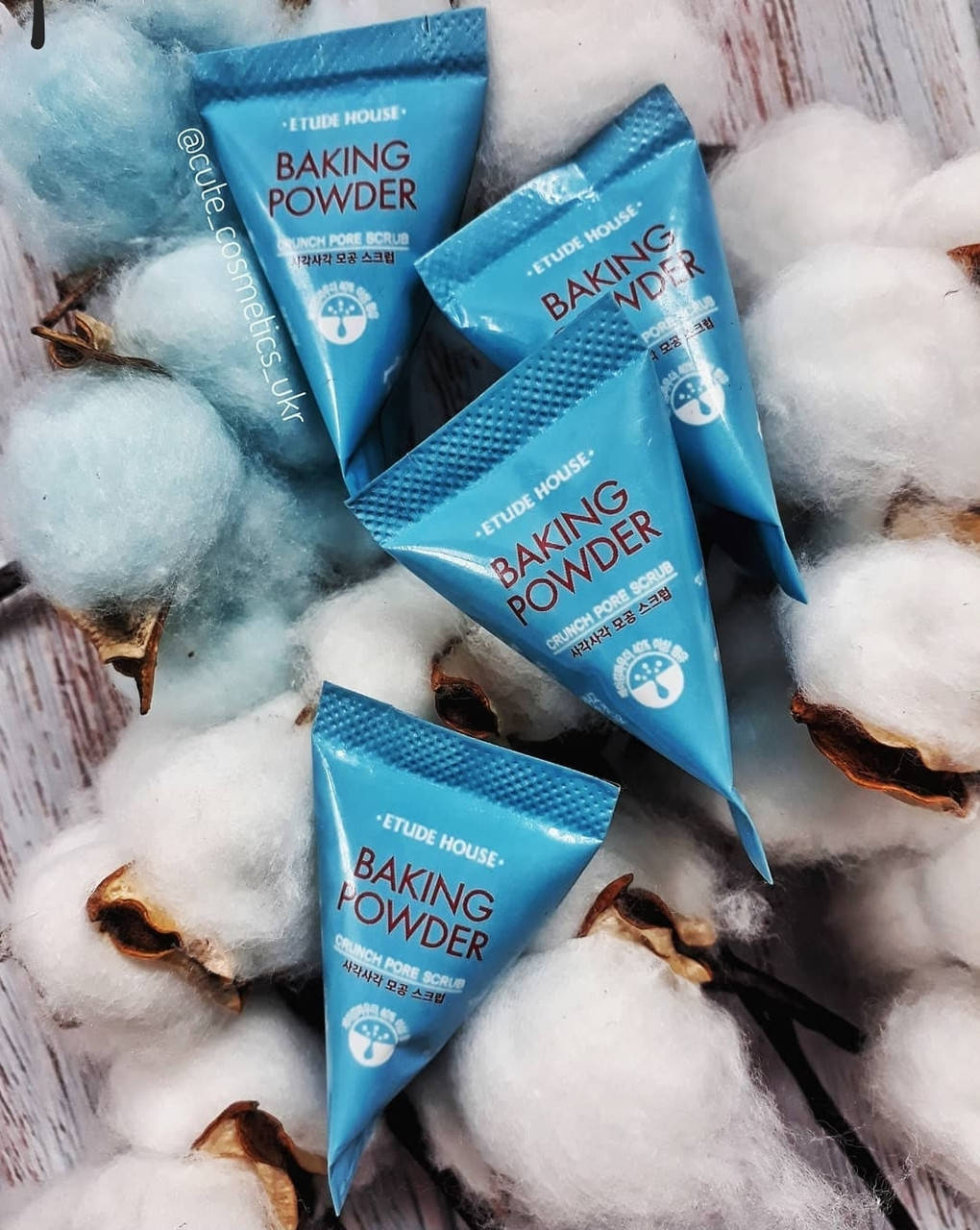 Скраб для очищения пор Baking Powder Crunch Pore Scrub Etude House.