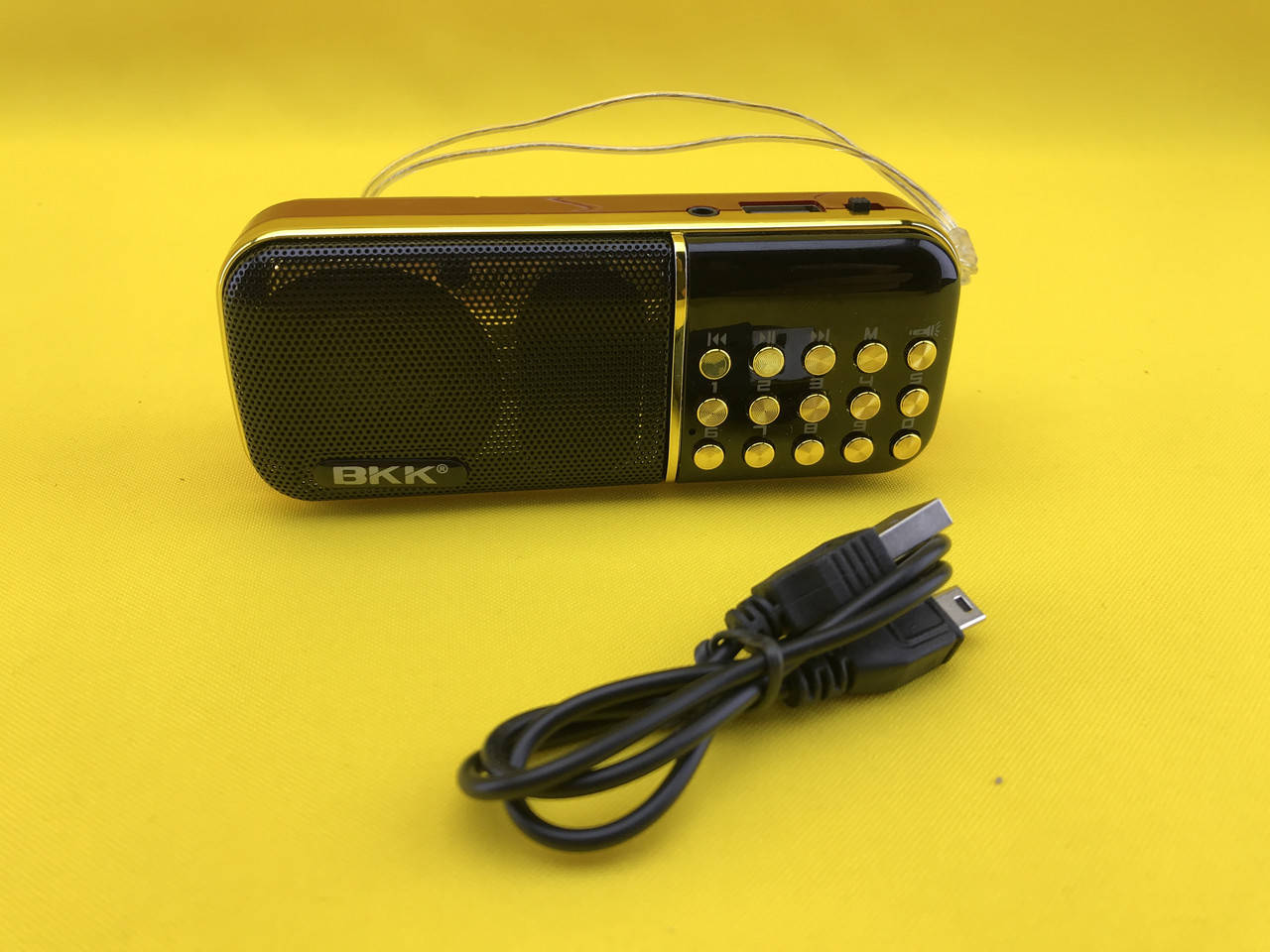 

Компактный мини радиоприемник BBK USB/MP3 B851SS