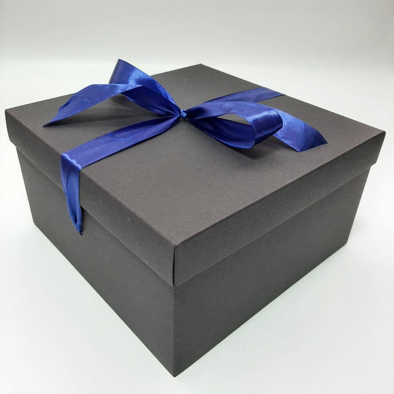 

Коробка 220х220х120 мм. з бантом черная, Черный