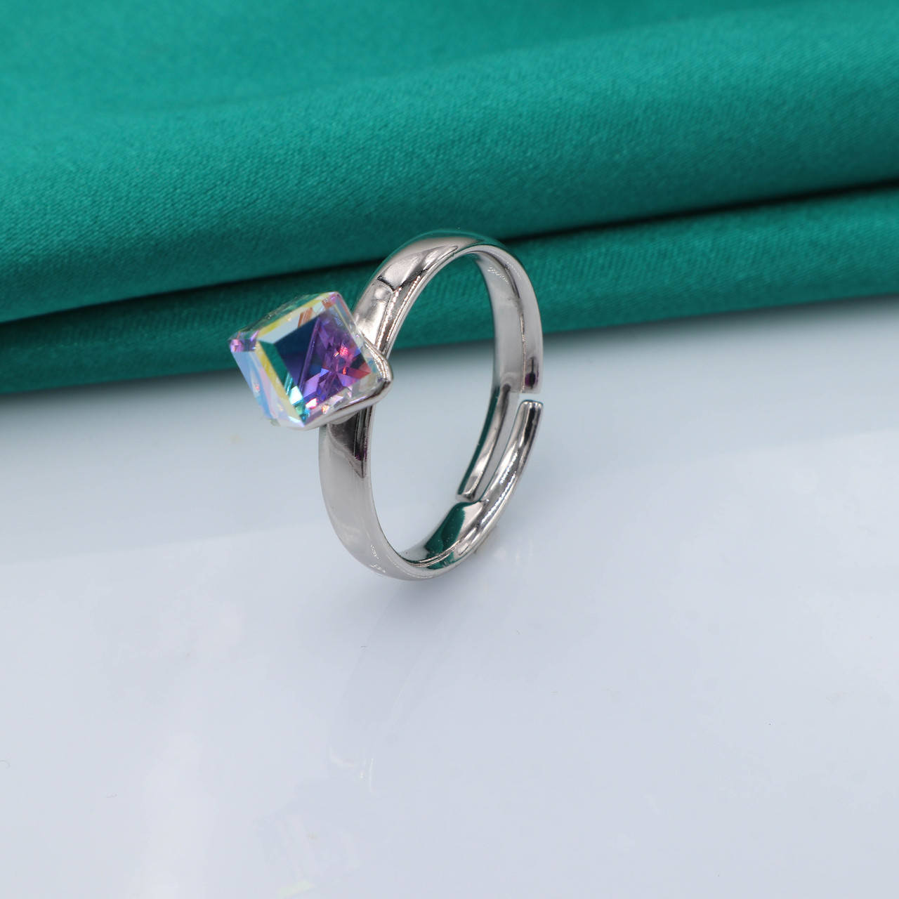 

Кольцо "Куб" зеркальный Swarovski, р.18,5, медсталь Xuping, родий