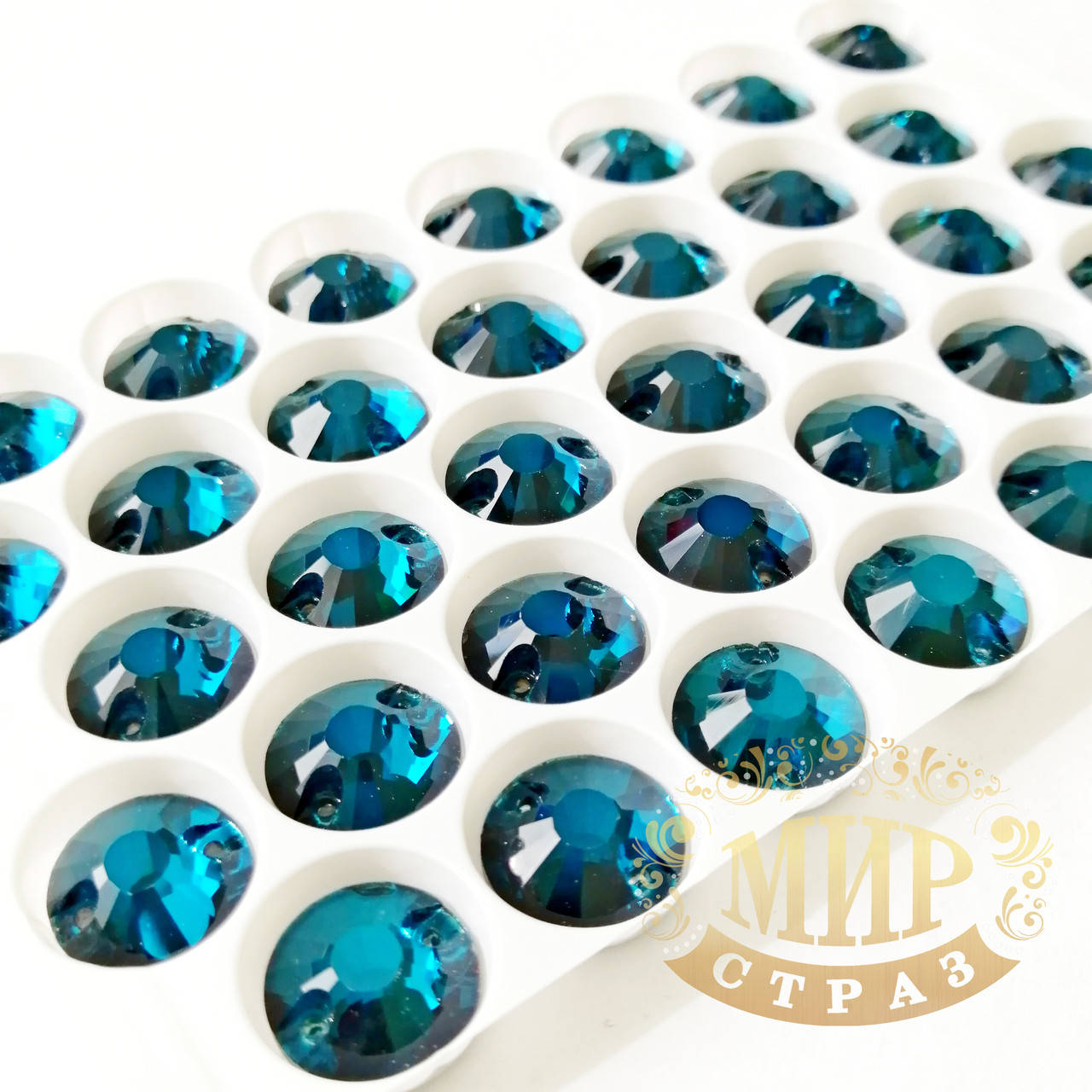 

Круглые нашивные камни с плоским верхом, 14мм, цвет Blue Zircon, 1шт