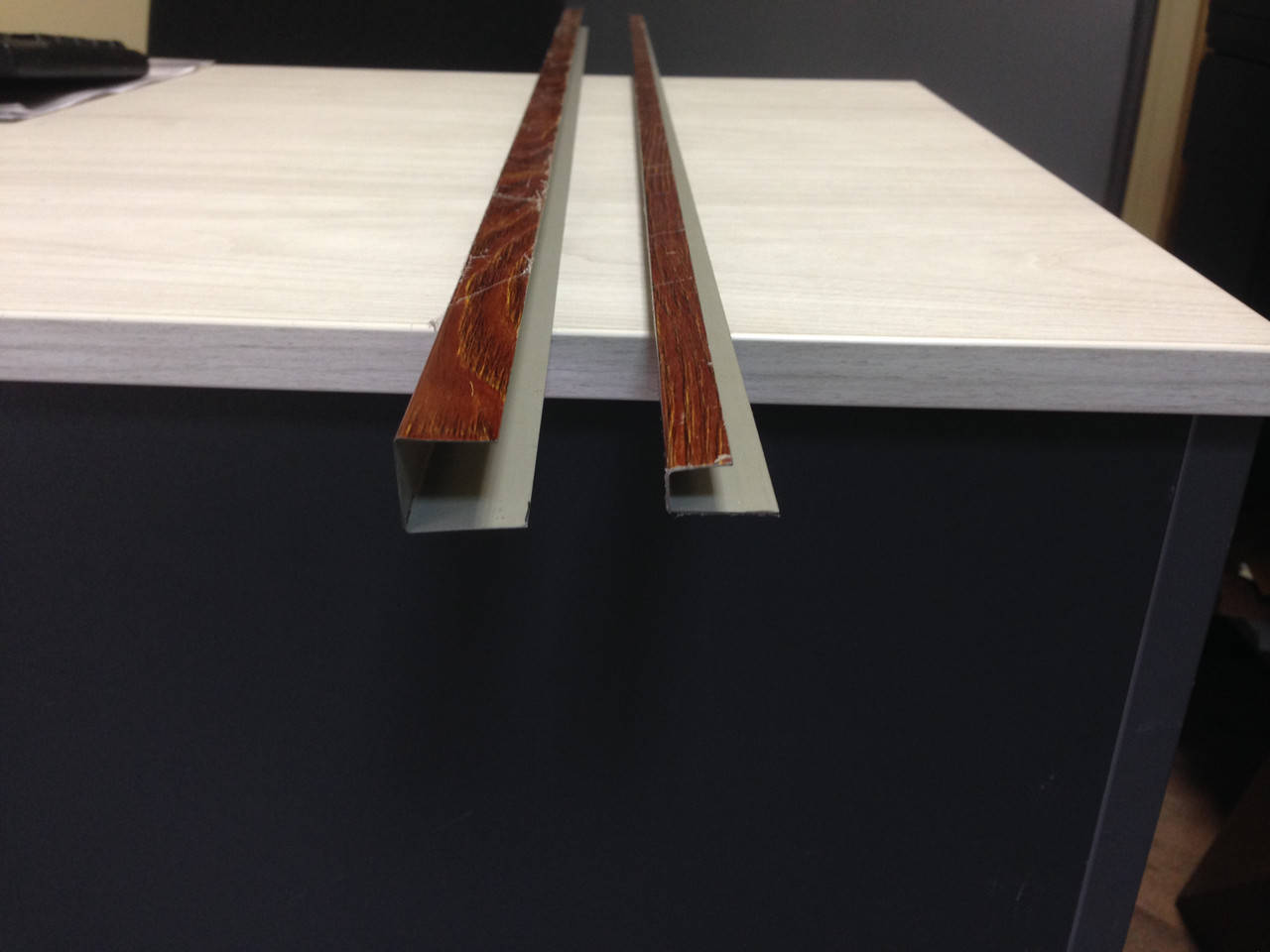 

П-образная планка на забор из профнастила, Заборная Планка, планка сверху на забор, Планка на Профнастил Пэшка