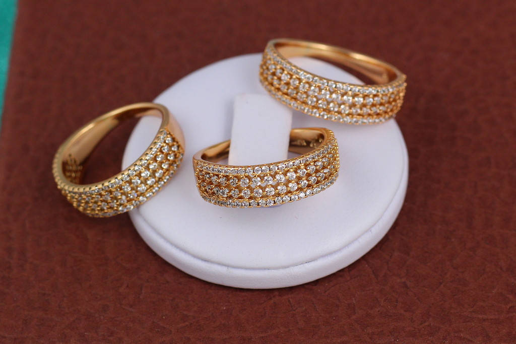 

Кольцо Xuping Jewelry четыре дорожки р 18 золотистое