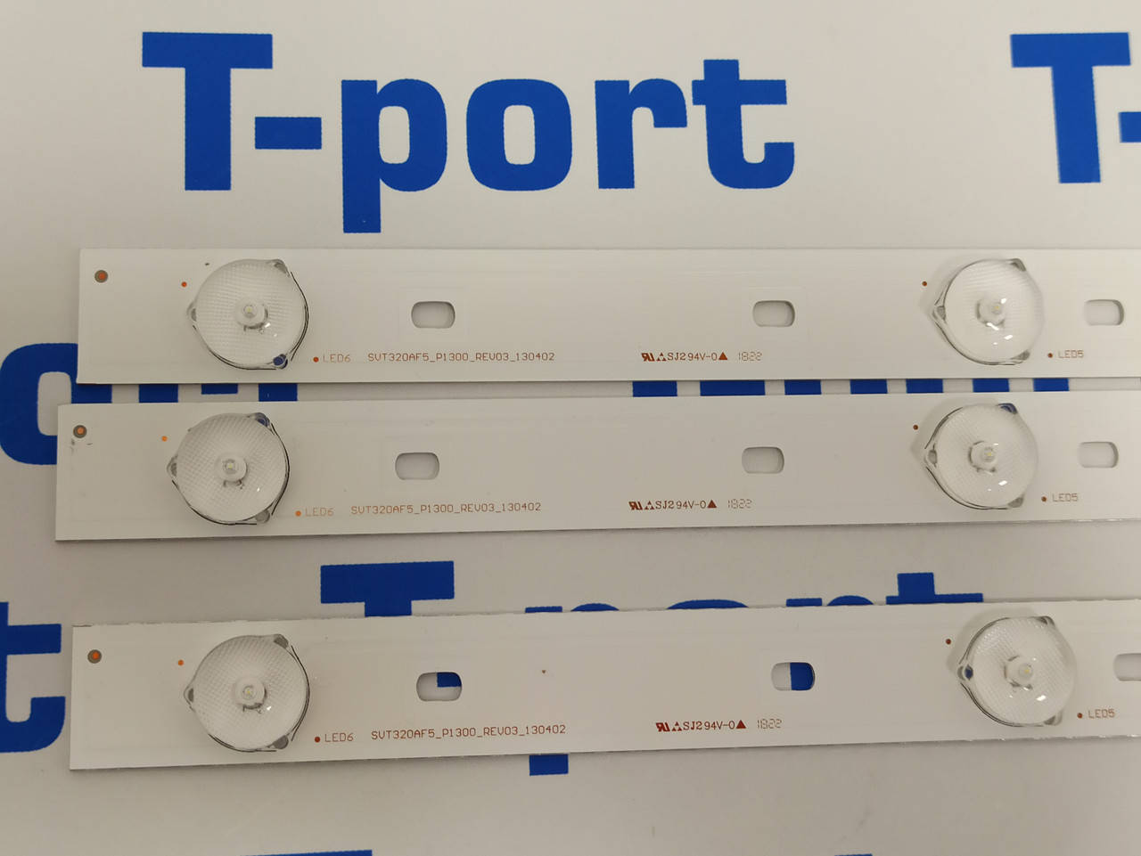 

Комплект TOSHIBA 32 SVT320AF5-P1300 6LED REV03 130402