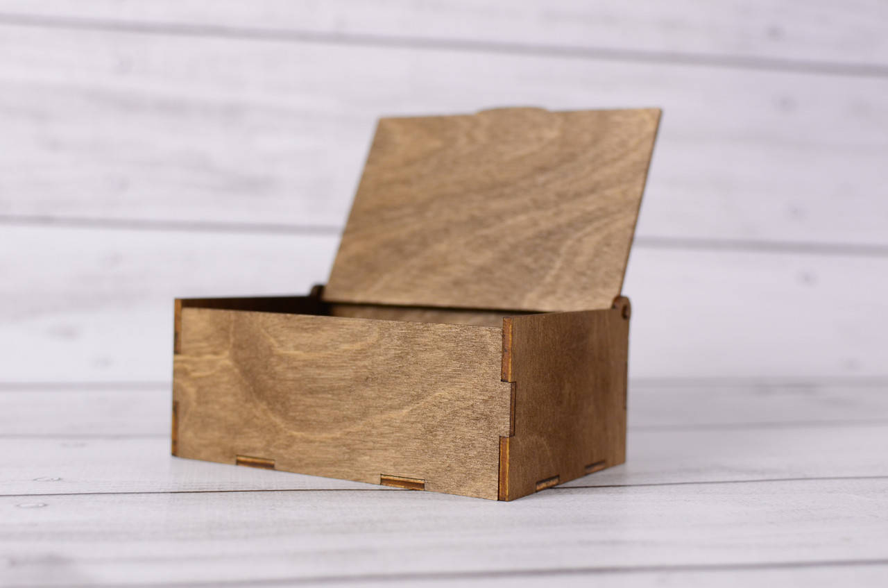 

Коробка из фанеры с откидной крышкой 5х5х5см 3мм