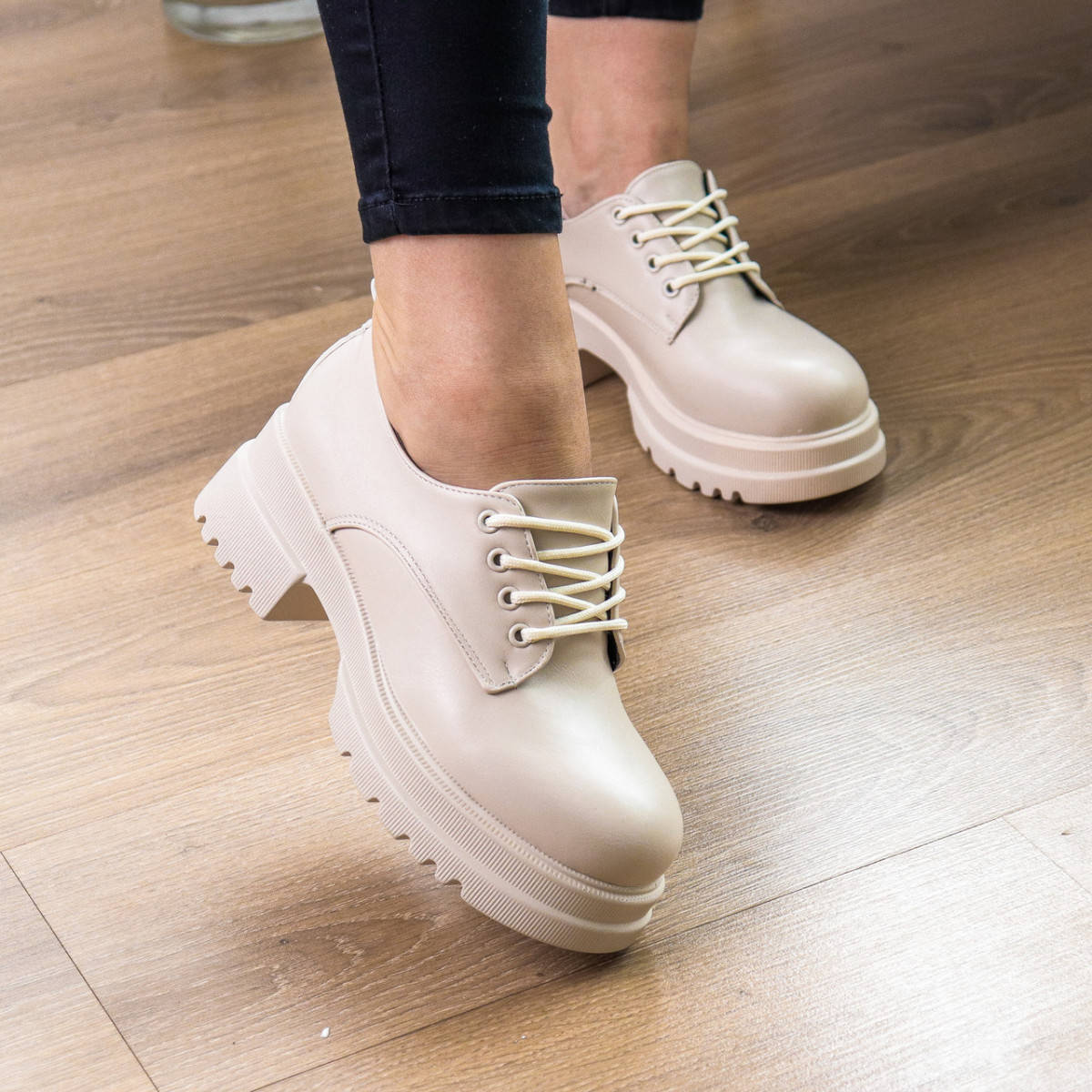 

Броги женские Fashion Velvet 3262 41 размер 26 см Бежевый