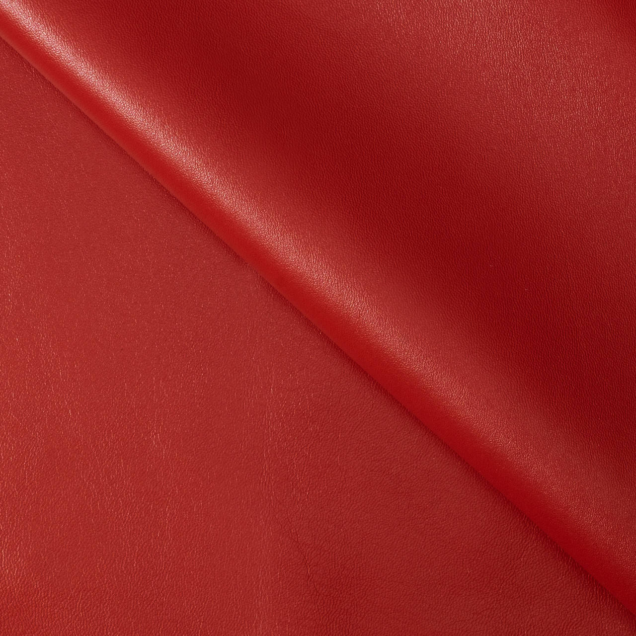 

Натуральная кожа 0.7-0.8 мм средняя плотность А5 формат красная