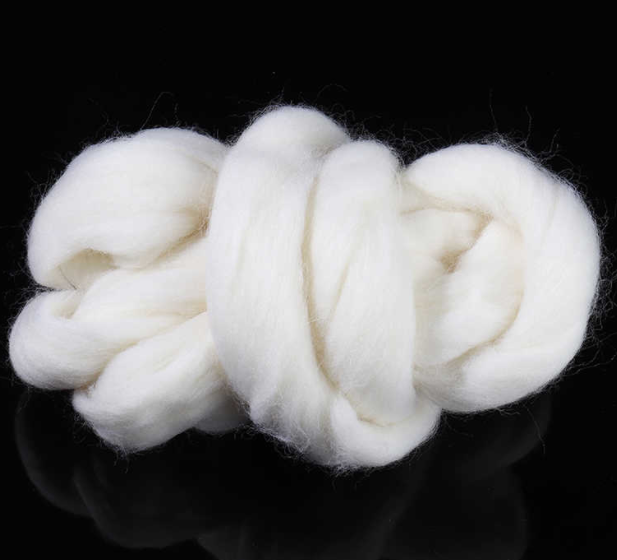 

Австралийский меринос для валяния 23 микрон (10 грамм = 35 см) - белый МОЛОЧНЫЙ. Шерсть для валяния белая