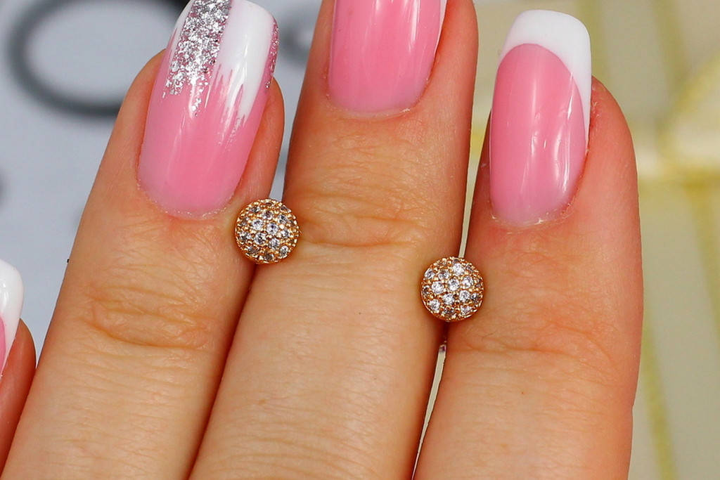 

Серьги гвоздики Xuping Jewelry 5 мм с камнями золотистые