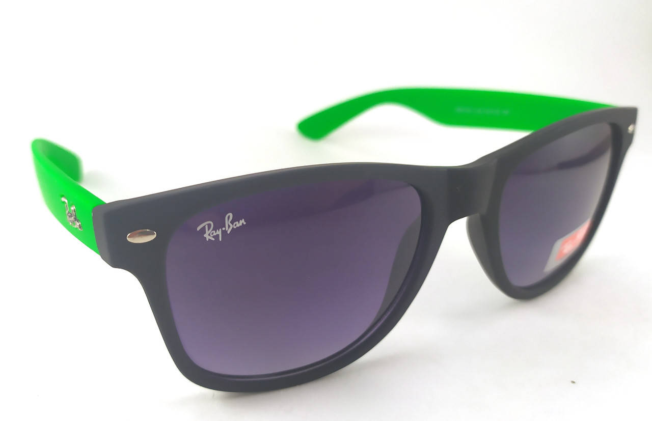 

Солнцезащитные очки Ray Ban черные с зелеными дужками